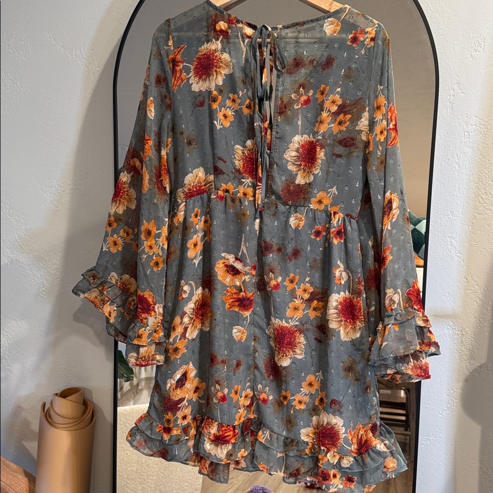 AKIRA Floral Chiffon Mini Dress Ruffle Hem Long Bell Sleeve Gray Orange M NWT - Picture 3 of 5